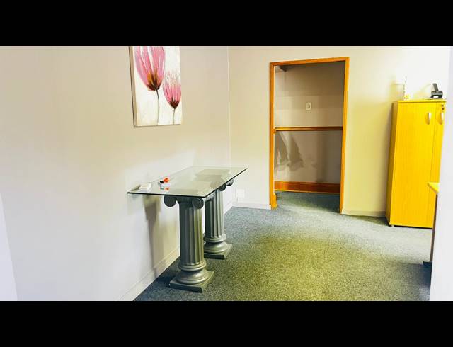 1,276M² OFFICE FOR SALE IN HATFIELD